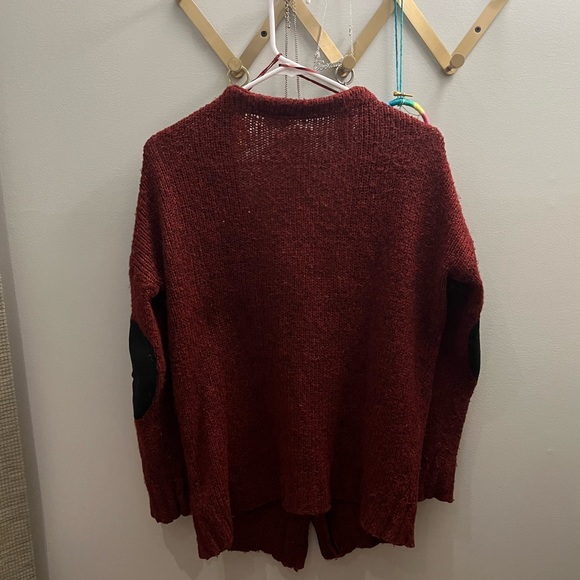 Beautiful maroon cardigan with elbow patches - Picture 3 of 3